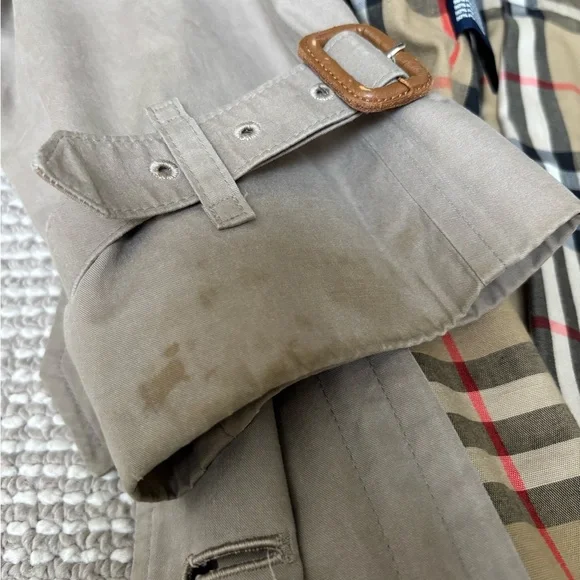 BURBERRYS Vintage Classic Tan Trench Coat- 8 Long - Picture 16 of 17